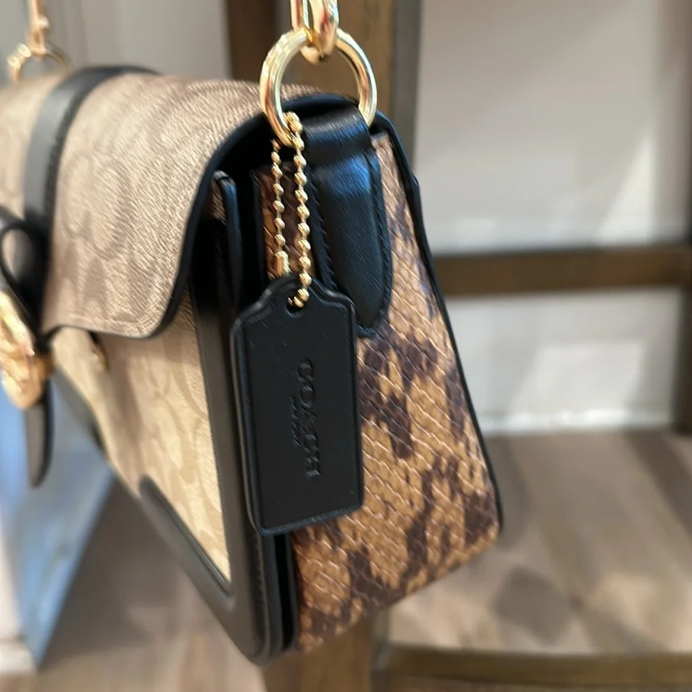 Coach Georgie Handbag and matching wallet!! - Picture 3 of 15